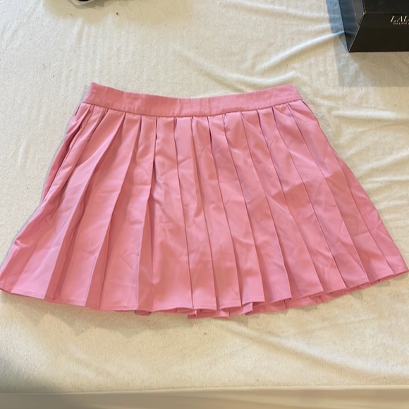 Pink Lily Dresses & Skirts - Pink Lily pleated skort size L